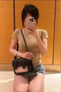 小希 160 D 23  清純乖巧 小隻外貌A+   喜歡穿性感小丁丁 很會撒驕  小穴敏感容易濕