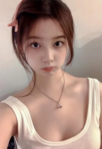160cm-44kg-C奶-21歲  可愛俏皮型 水多易濕  鮑魚粉嫩緊緻 有女友fu 短期下海兼職的