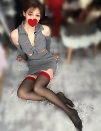 妮拉 163cm 47kg D奶  喜歡穿黑絲襪 身材很棒 高挑的身材、有美腿哦~特別漂亮 很有