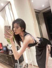 依晨 164 46 C 24歲  身材十分完美 性感撩人 完美胸型 粉色咪咪 大小剛好合適