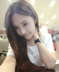 芳芳 160.43kg.C.21歲    清純學生妹妹，粉色的浪漫，十足十的挑逗方式，火辣辣的挑