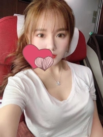 LINE:87932 文婧  160 46  D    粉嫩鮑魚特別緊！ 小女人型  愛撒嬌  躲在你懷裏微笑