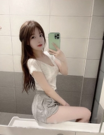 娜娜 160cm-44kg-C奶-22歲   細腰翹臀 甜美緊緻的女生   私處很會夾 水超多鮮嫩 給你