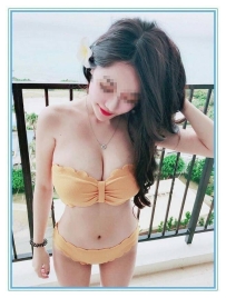 莫莫 165.51.E.25y 寂寞大奶妹  做過視訊直播 主要工作就是聊色網愛 電愛 嘿咻 這次